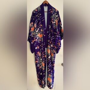 VTG Authentic Japanese Purple Floral Silk Kimono